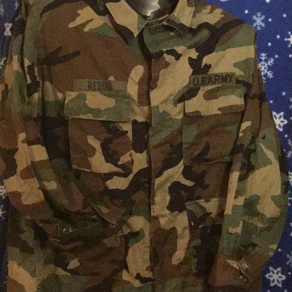Heavy button down camo shirt, large/short